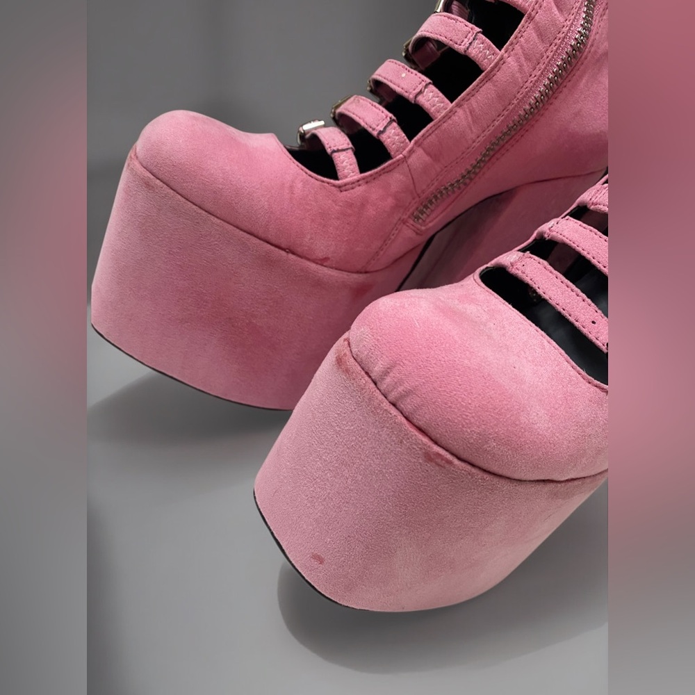 Current Mood “Transaction” Dusty Pink Platform Boots 💕 - Picture 6 of 16